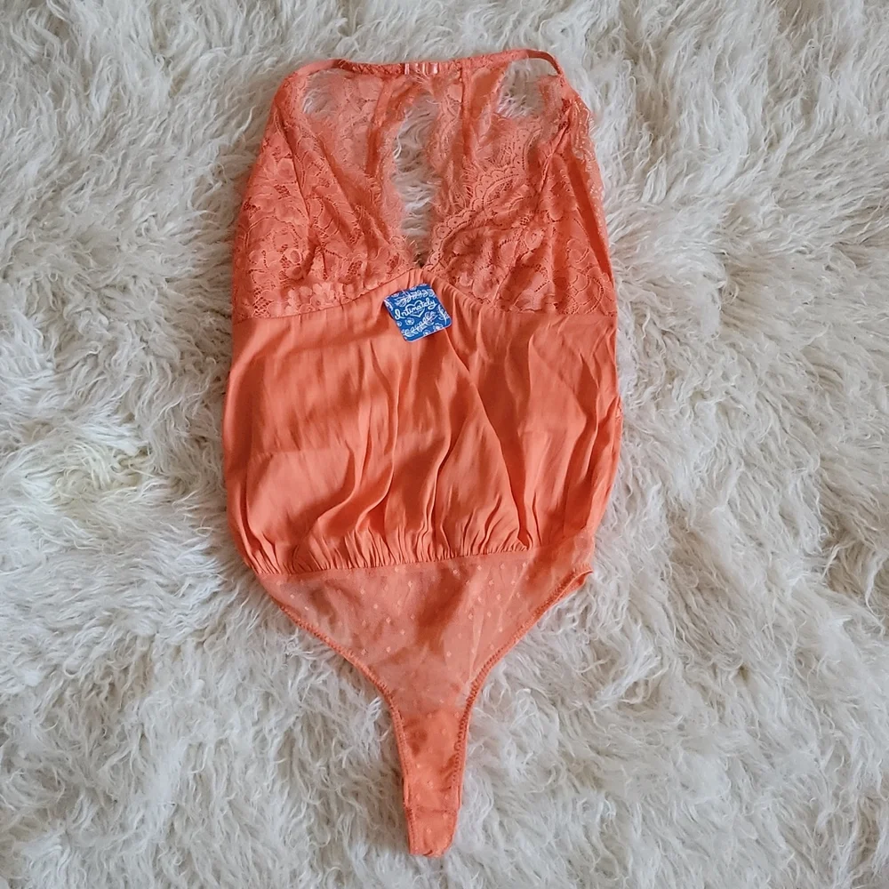 Free People Melrose Coralina Eyelash Lace Open Back Thong Bodysuit - Picture 2 of 10